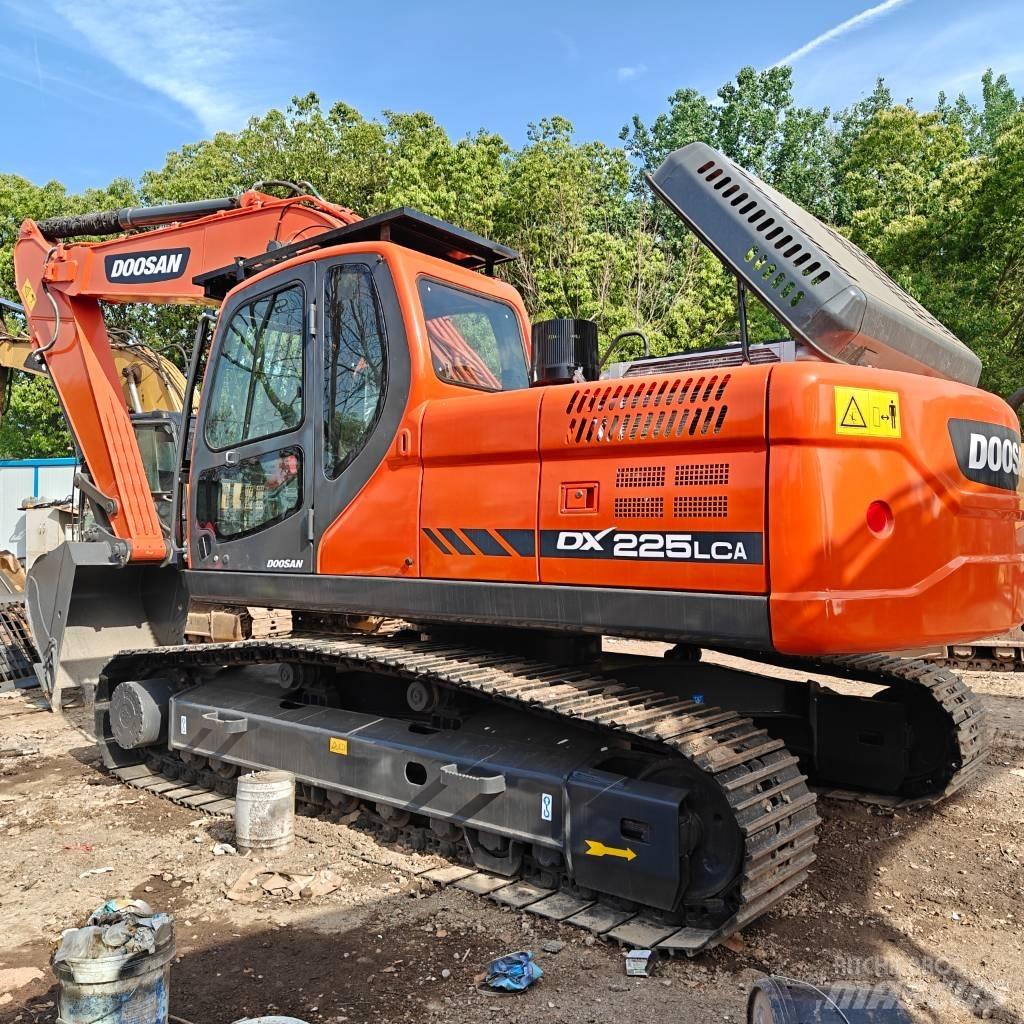 Doosan DX 225 LCA Bageri guseničari