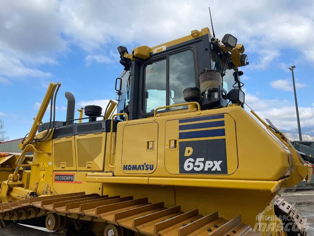 Komatsu D65PX-18 Buldožeri guseničari
