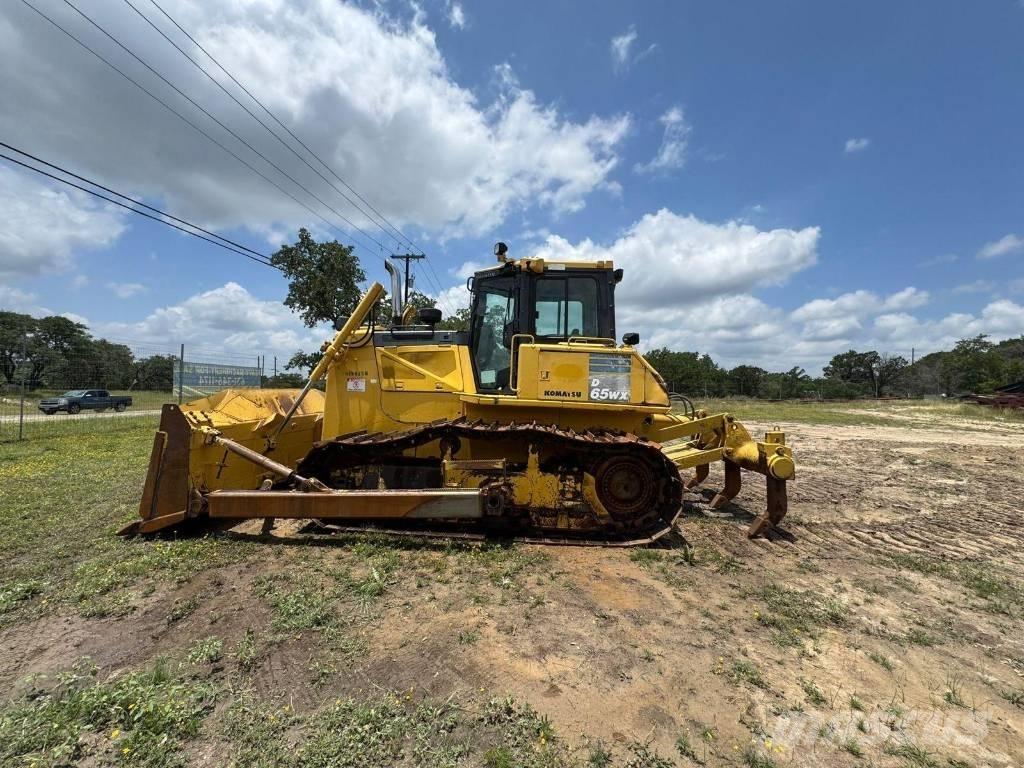 Komatsu D65WX-17 Buldožeri guseničari