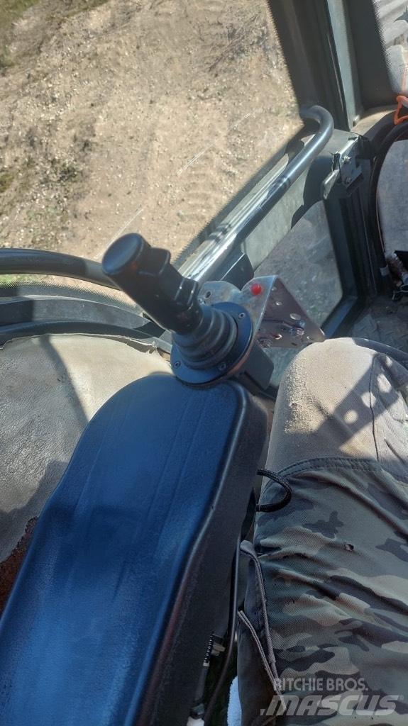 Valtra 8400 Šumarski traktori