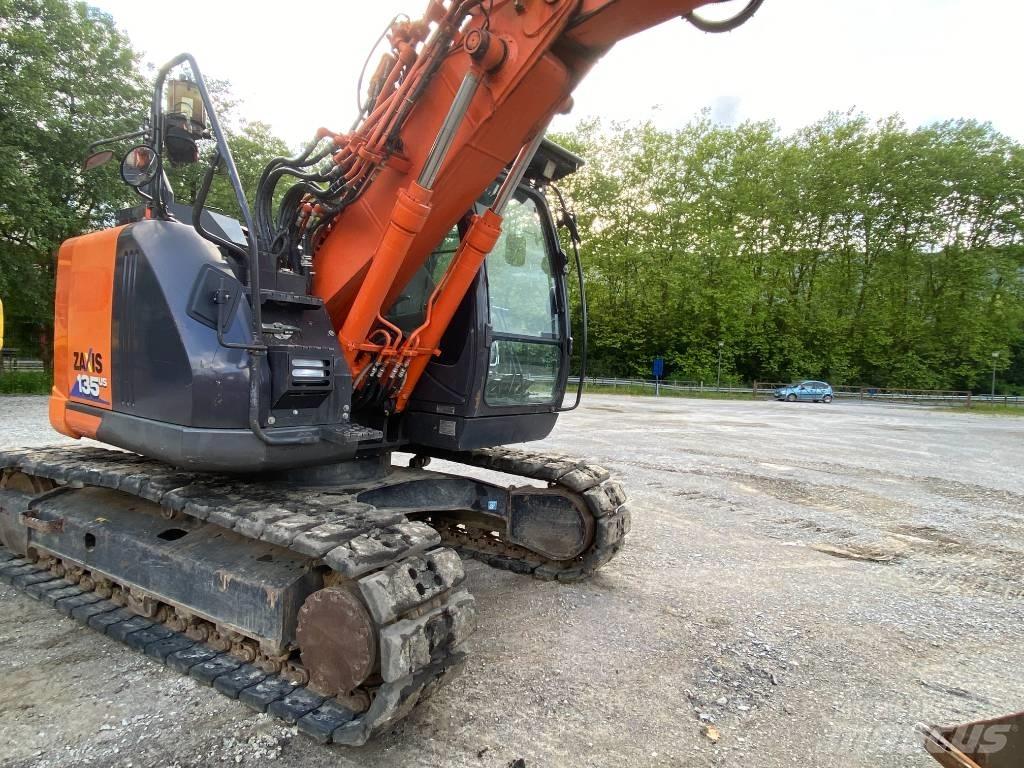 Hitachi ZX 135 US-6 Bageri guseničari