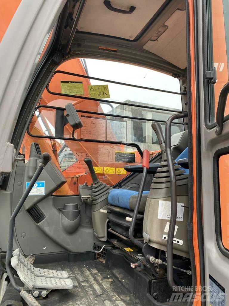 Hitachi 135 Bageri guseničari