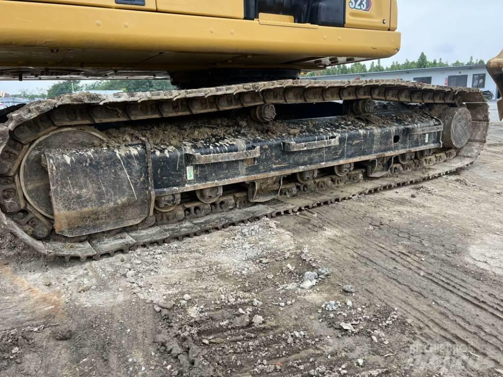 CAT 323 GC Bageri guseničari