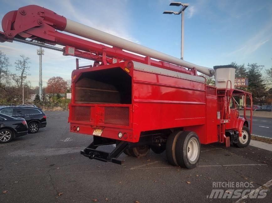 International 4700 Auto korpe
