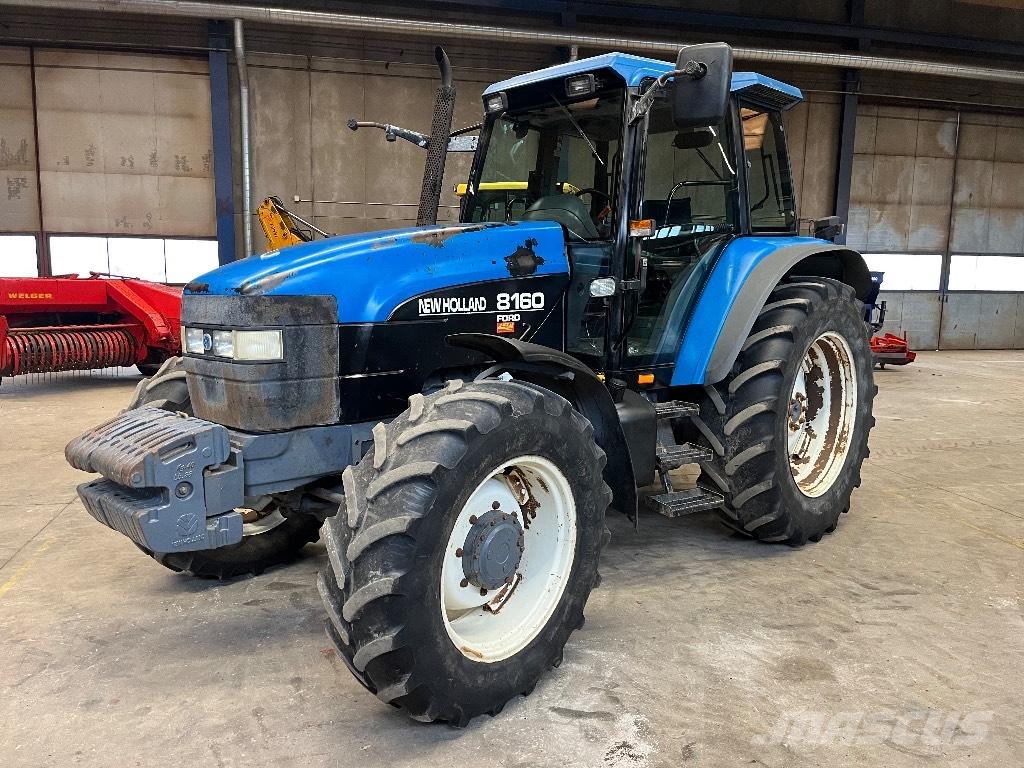 New Holland 8160 Traktori