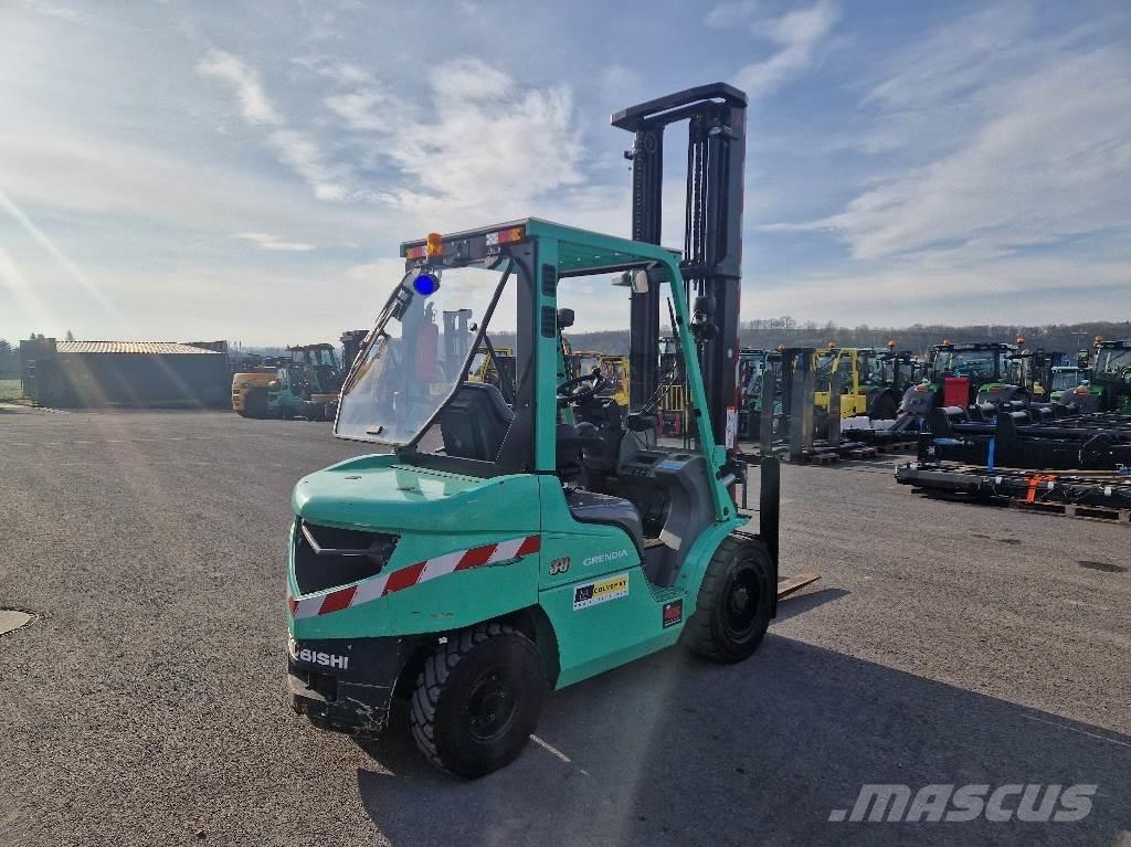 Mitsubishi FD30N Viljuškari sa pomičnim stupom