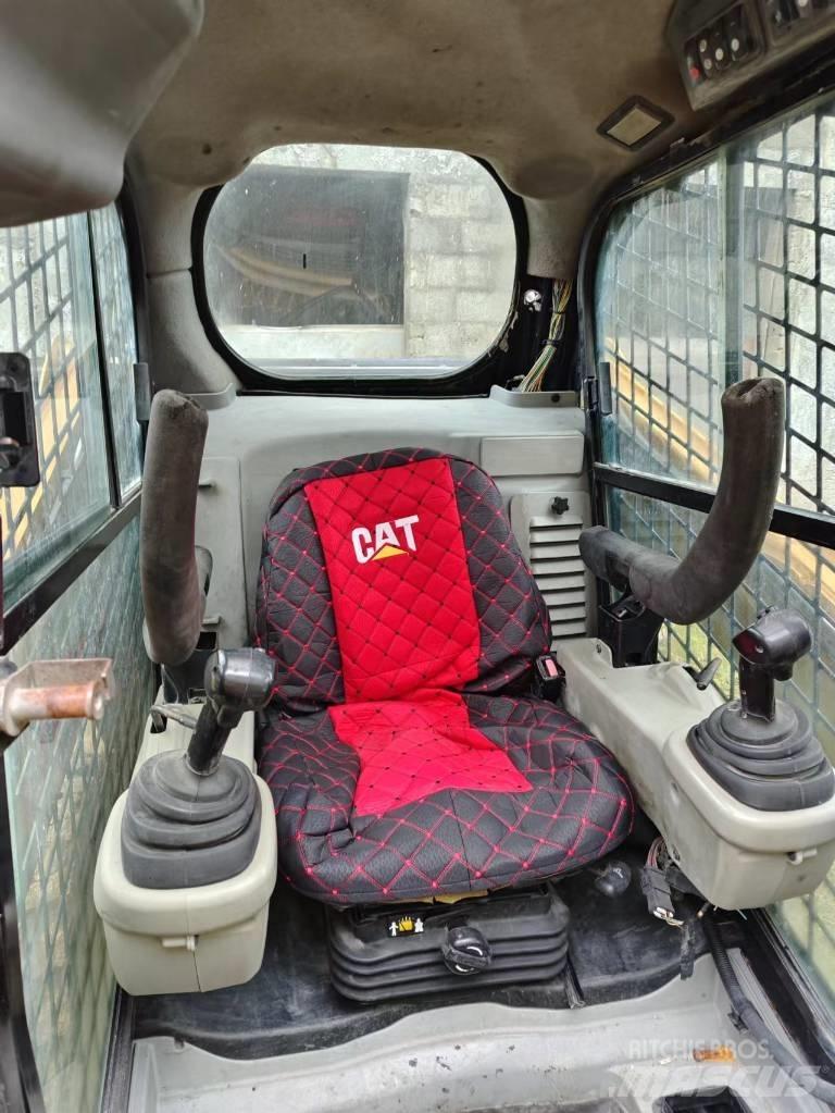 CAT 246C Skid steer mini utovarivači