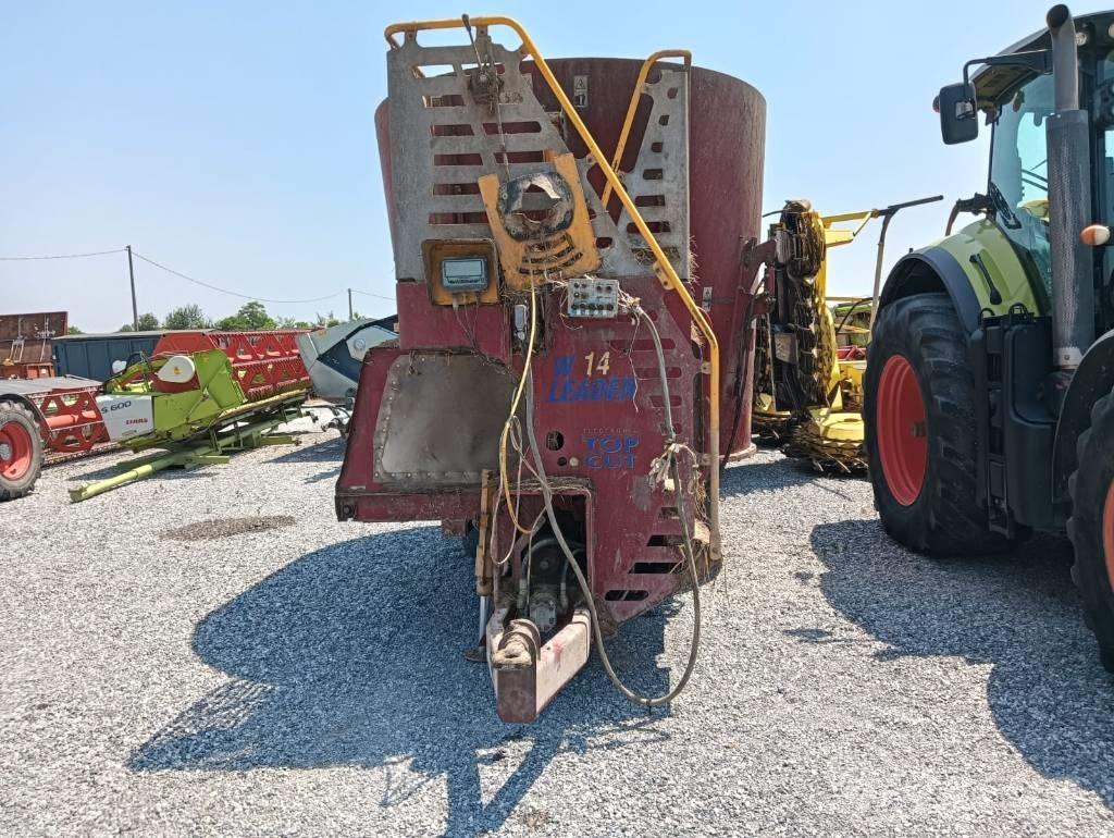 AGM W14 MC Mešaona stočne hrane