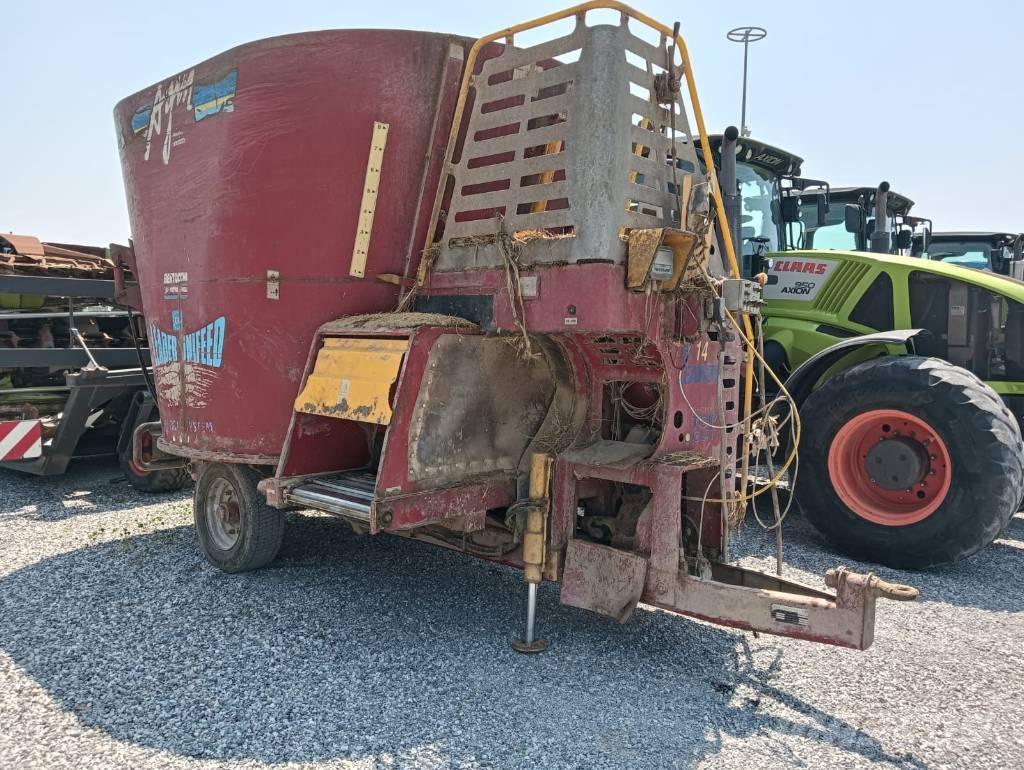 AGM W14 MC Mešaona stočne hrane