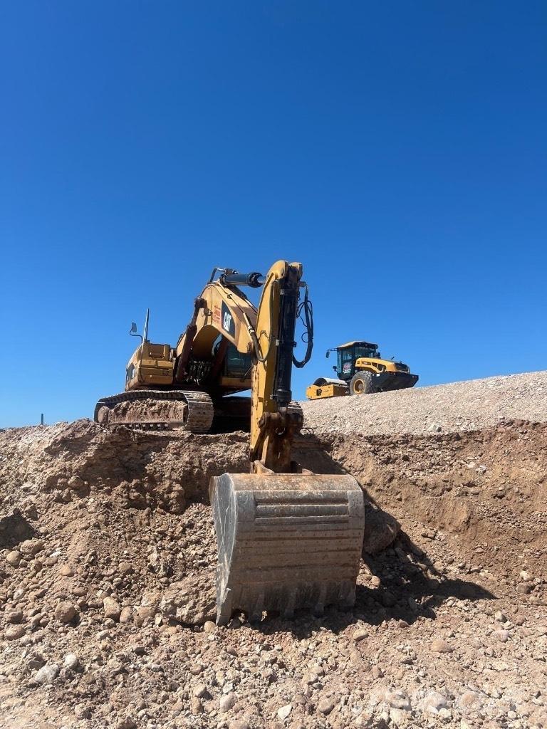 CAT 330 D L ME Bageri guseničari