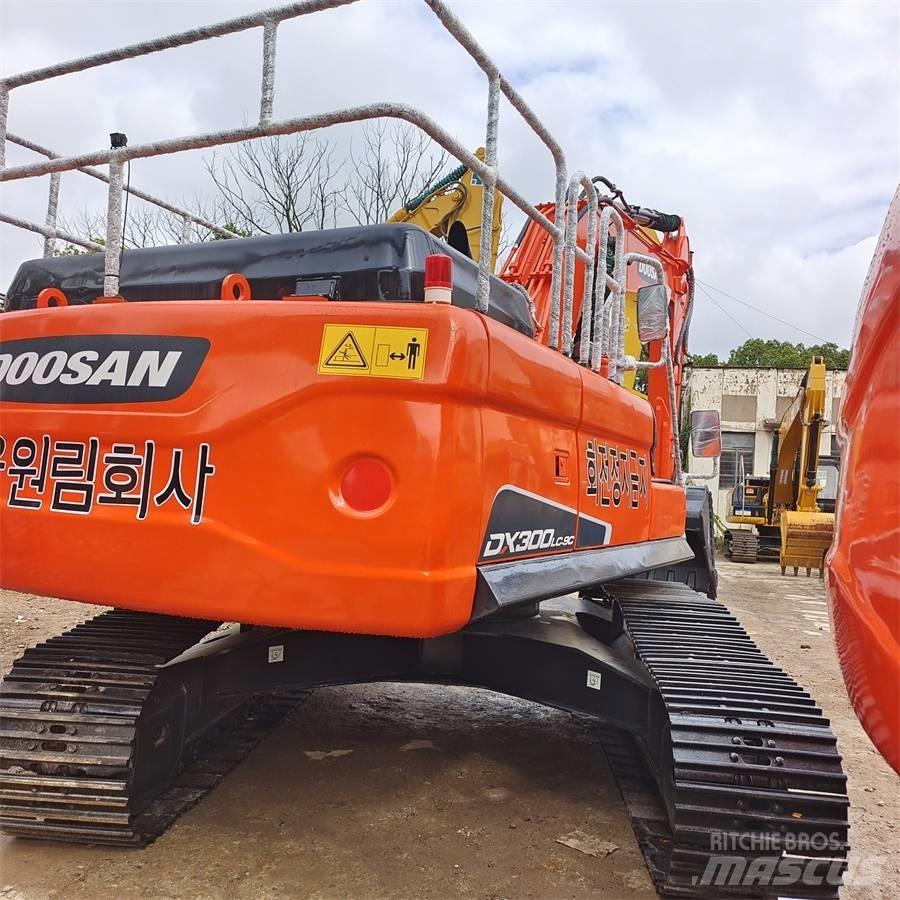 Doosan DX300 Bageri guseničari