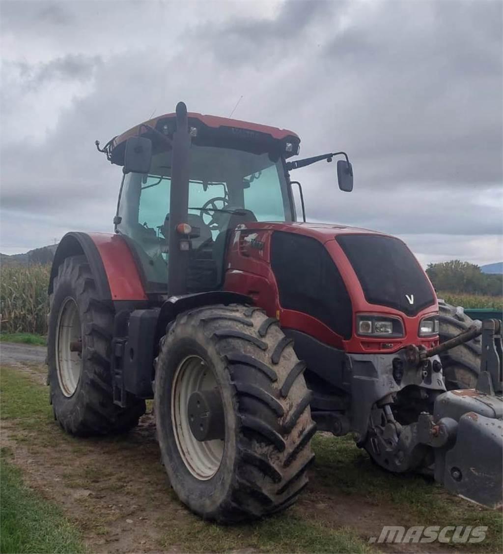 Valtra S352 Traktori