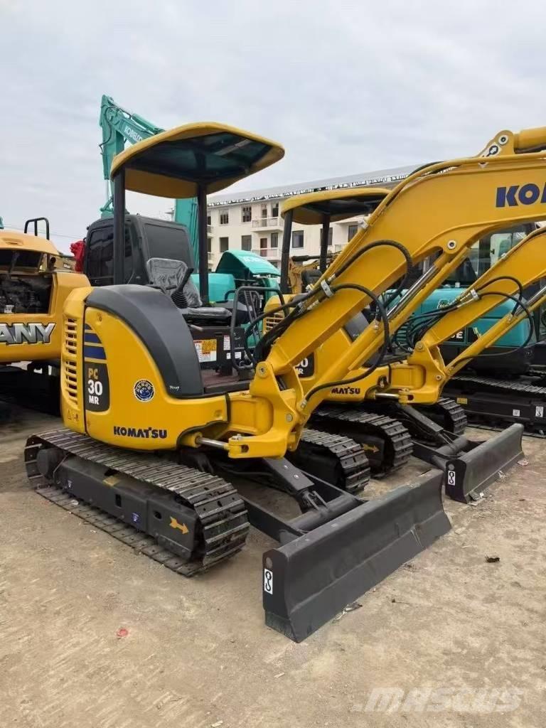 Komatsu 30 Bageri guseničari