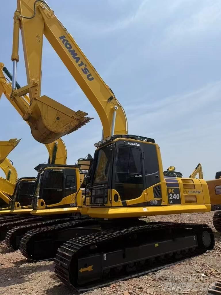Komatsu 240LC-8 Bageri guseničari