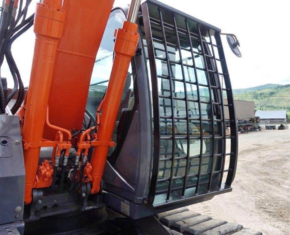 Hitachi ZX 135 US-3 Bageri guseničari