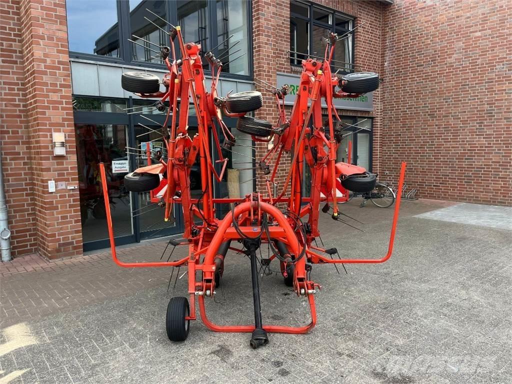 Kuhn GF8702 defekt Okretači i sakupljači sena