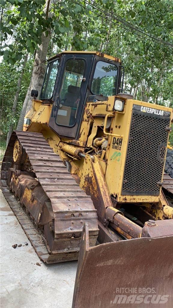 CAT D4H Buldožeri guseničari