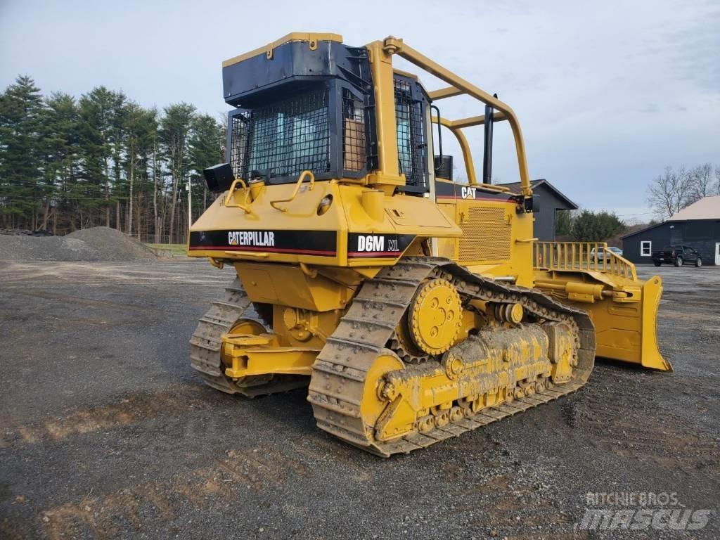 CAT D 6 M XL Buldožeri guseničari