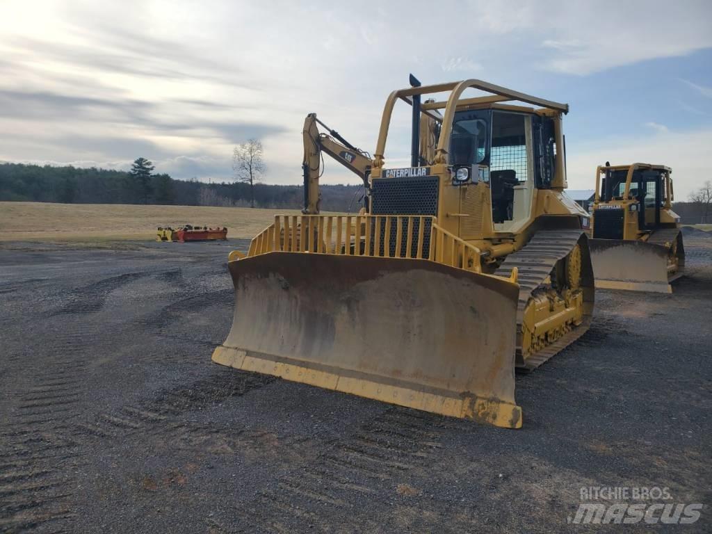 CAT D 6 M XL Buldožeri guseničari