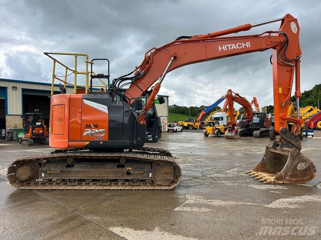 Hitachi ZX225 USLC-7 Bageri guseničari