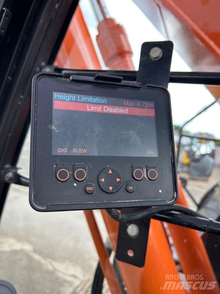 Hitachi ZX225 USLC-7 Bageri guseničari