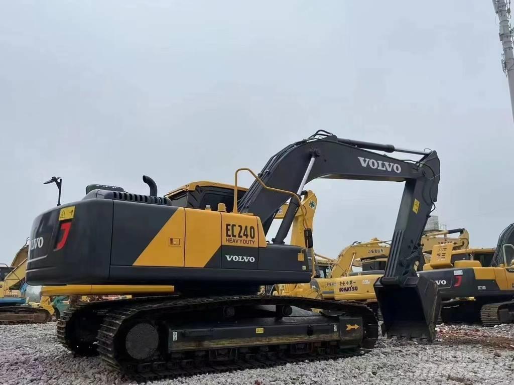 Volvo EC 240 Bageri guseničari