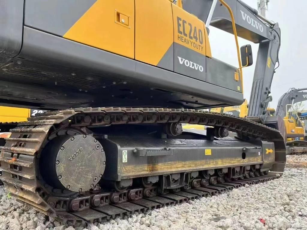 Volvo EC 240 Bageri guseničari