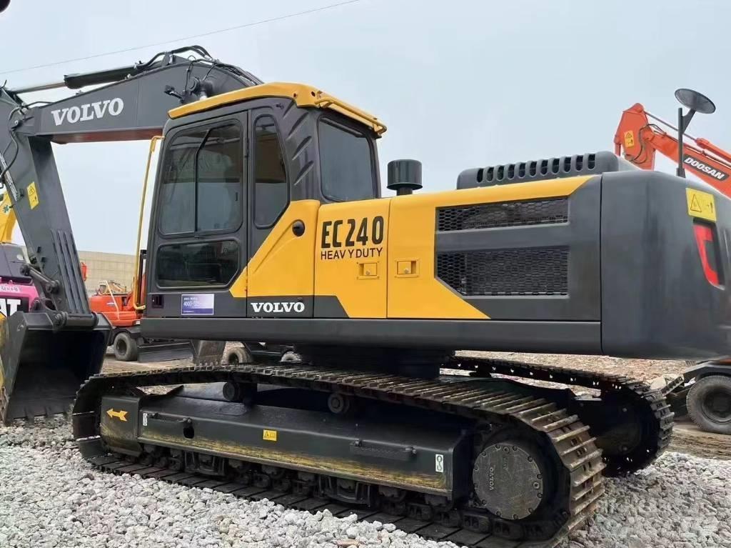 Volvo EC 240 Bageri guseničari