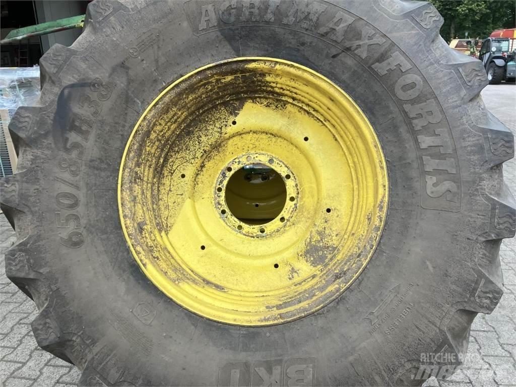 BKT 650/85R38 Gume, točkovi i felne