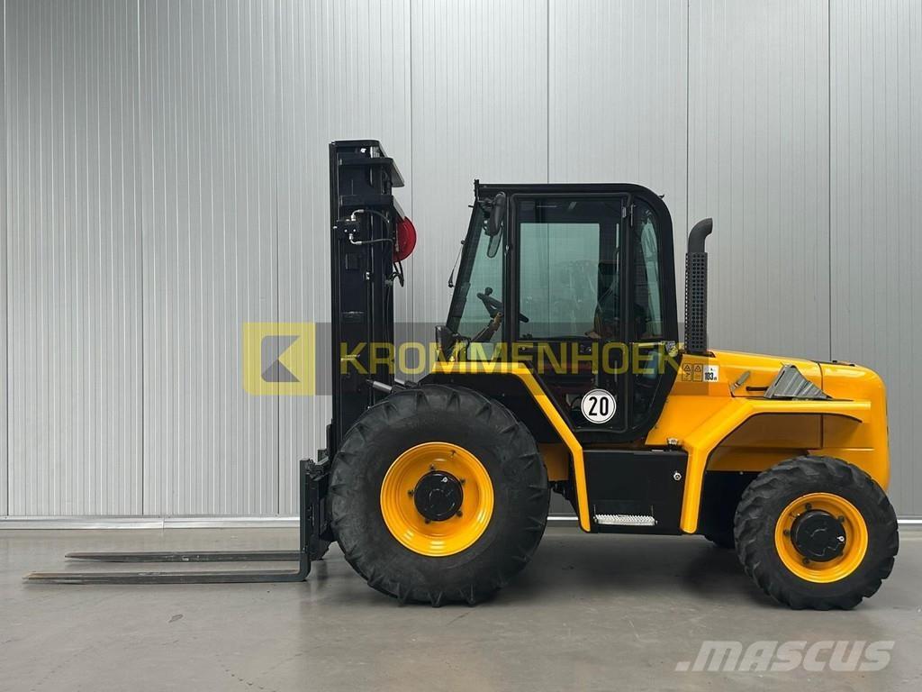 JCB 940 Vanterenski viljuškar