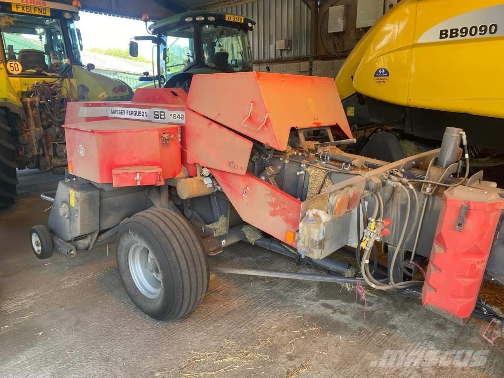 Massey Ferguson 1842 Prese/balirke za četvrtaste bale