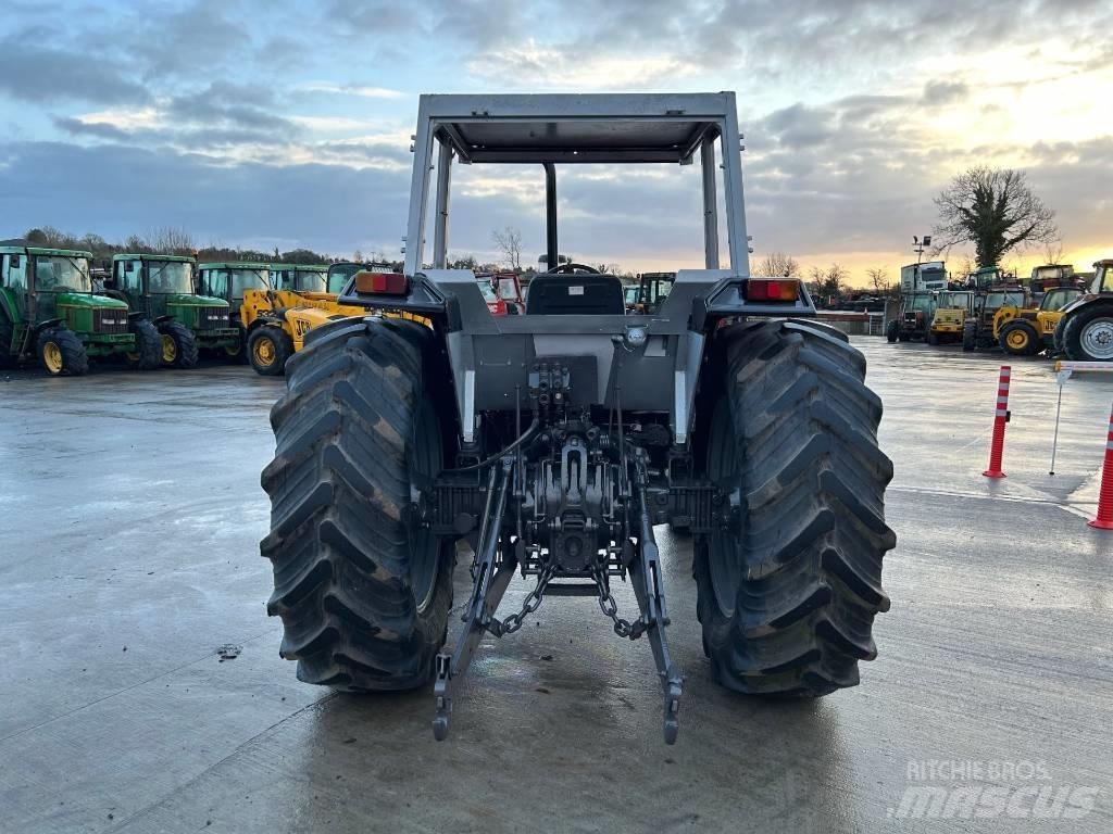 Massey Ferguson 390 Traktori