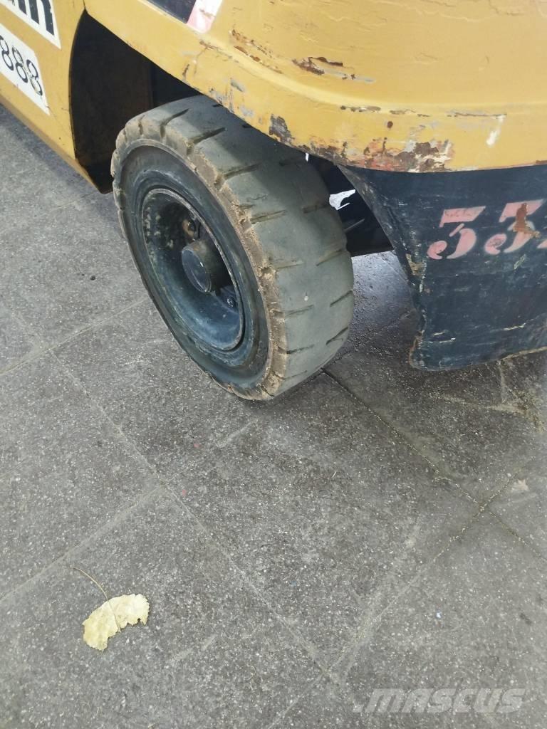 CAT DP 30 NT Dizelski viljuškari