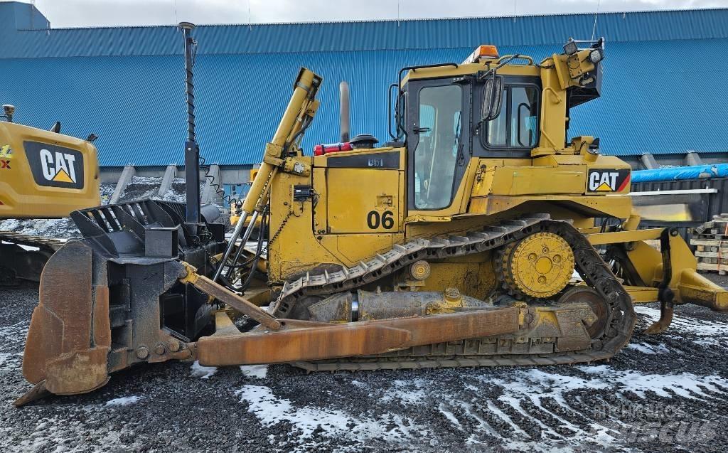 CAT D 6 T XL Buldožeri guseničari
