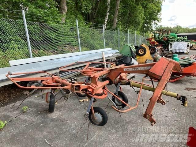 Deutz-Fahr KH400 DN Okretači i sakupljači sena