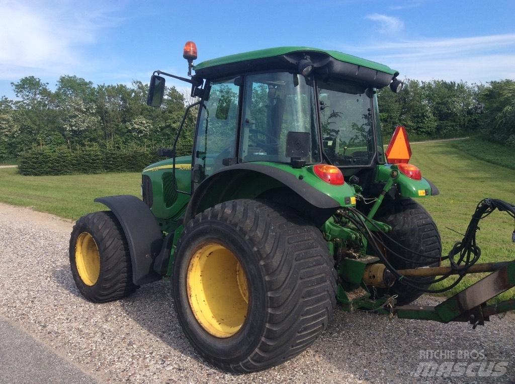 John Deere 5720 Traktori
