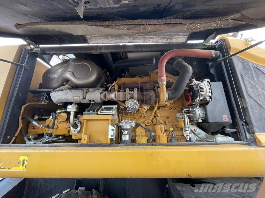 CAT MH3024 Bageri za prenos primarnih/sekundarnih sirovina