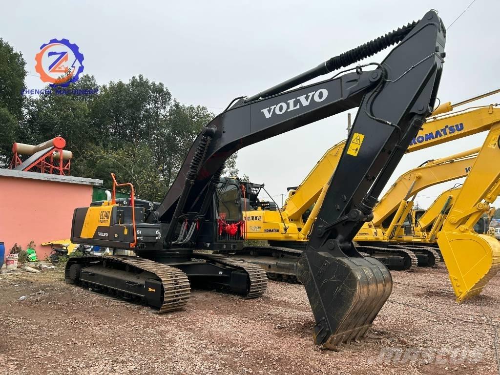 Volvo EC 240 Bageri guseničari