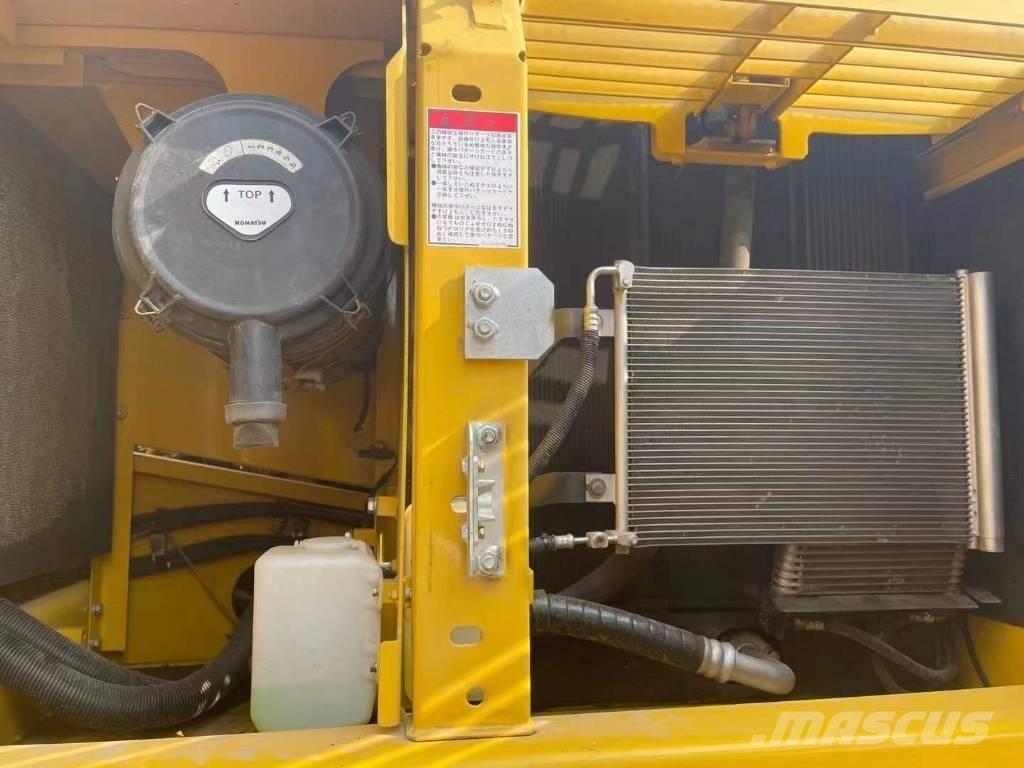 Komatsu PC 200 8N Bageri guseničari