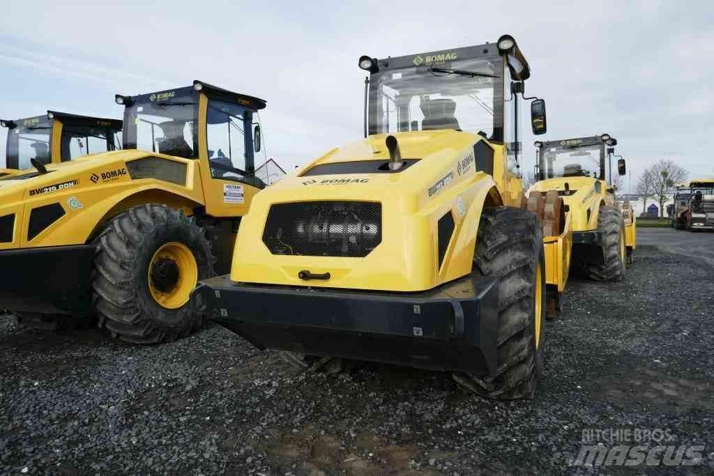 Bomag BW 213 PDH-5 Nabijači zemlje