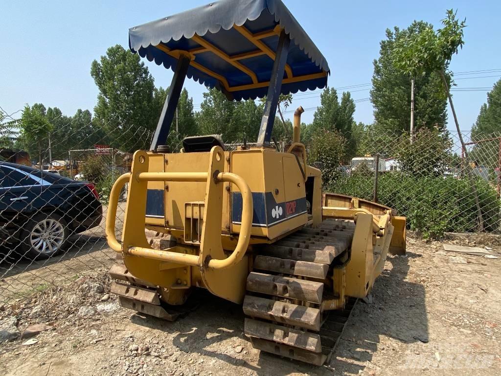 Komatsu D21P-6 Buldožeri guseničari