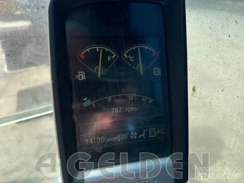 Volvo EC240CL Bageri guseničari