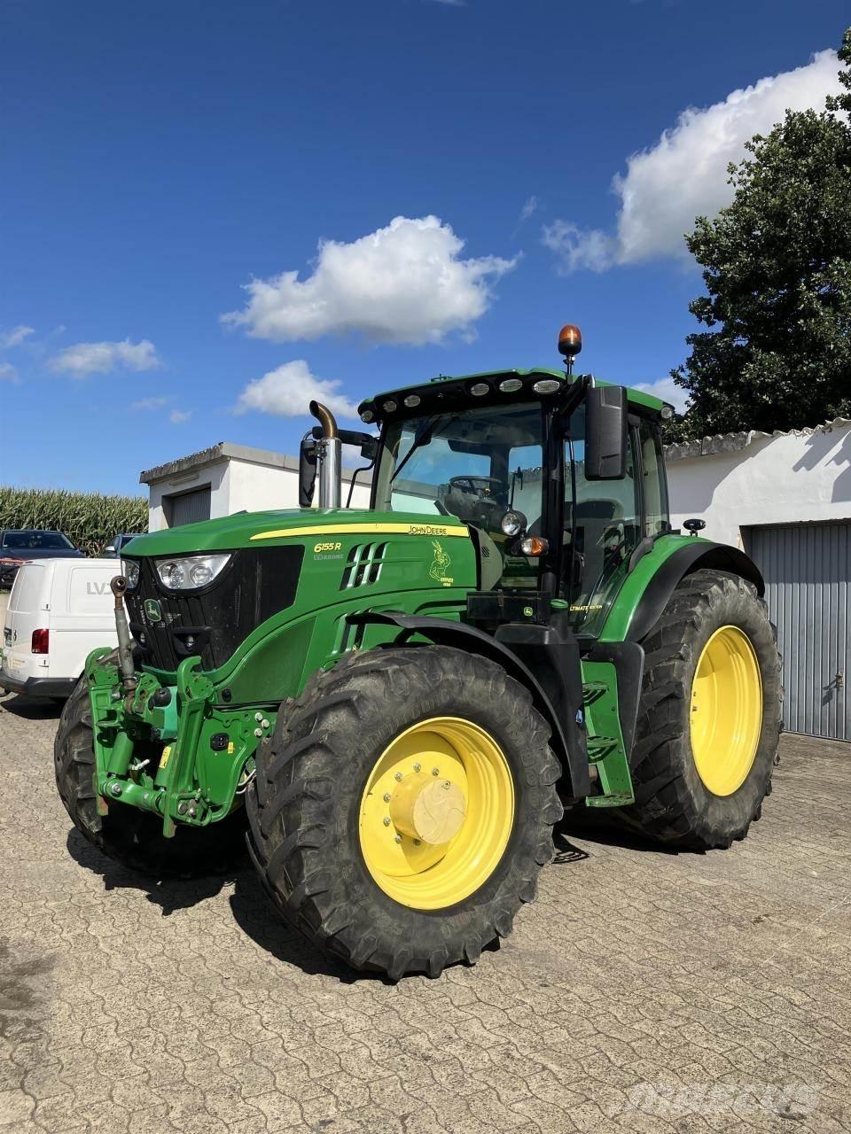 John Deere 6155R Traktori