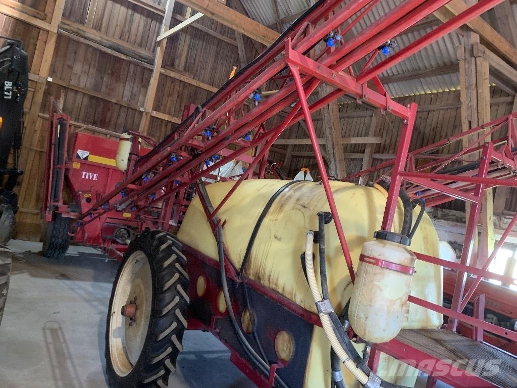 Hardi TZY 2400 Vučene prskalice