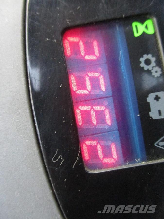 Toyota LPE250 Nisko podizni električni viljuškar sa stajalištom