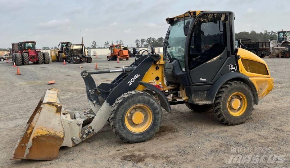 John Deere 204L Utovarivači na točkove