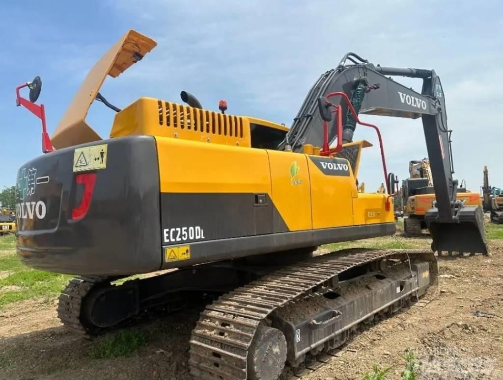 Volvo EC 250 D L Bageri guseničari