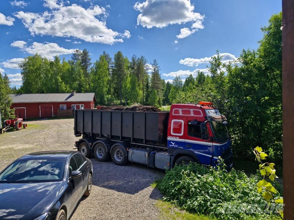 Volvo 500 FMX Rol kiper kamioni sa kukom za podizanje tereta