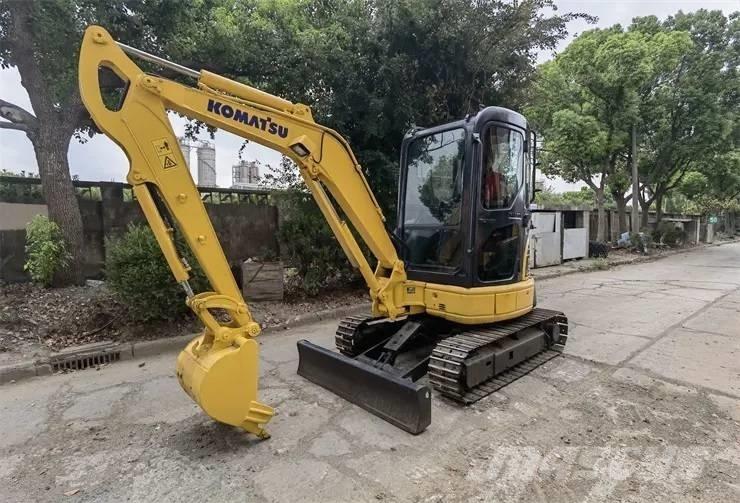 Komatsu PC35 Mini bageri < 7t