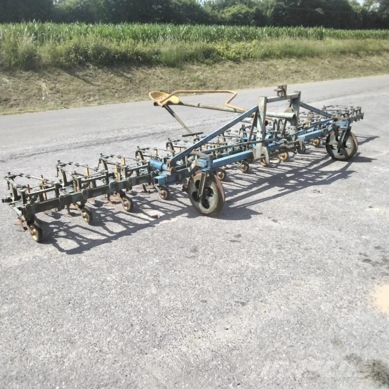  DELFOSSE 12 RANGS Ostale mašine i priključci za obradu tla
